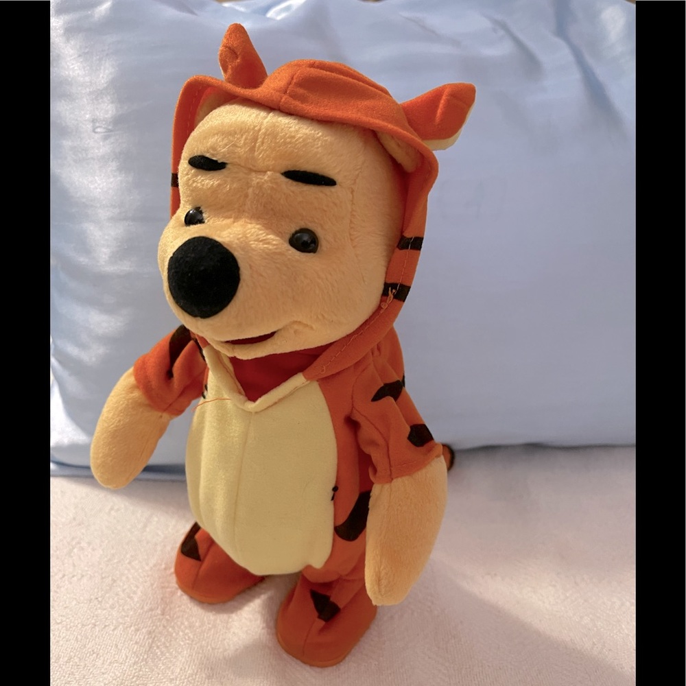 Vintage Winnie the Pooh Action and Sound in Tigger Suit